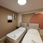 Apartment Boulevard Nest - Tirana