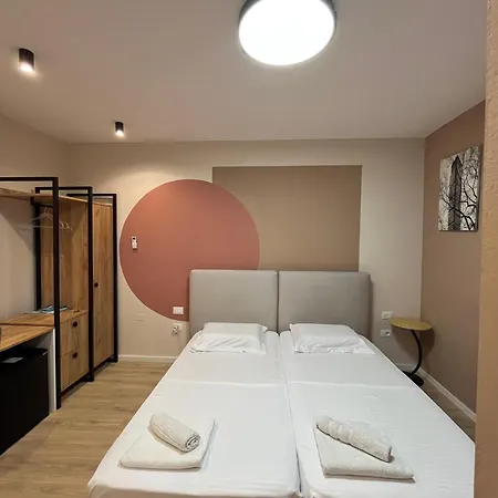 Boulevard Nest - * Tirana