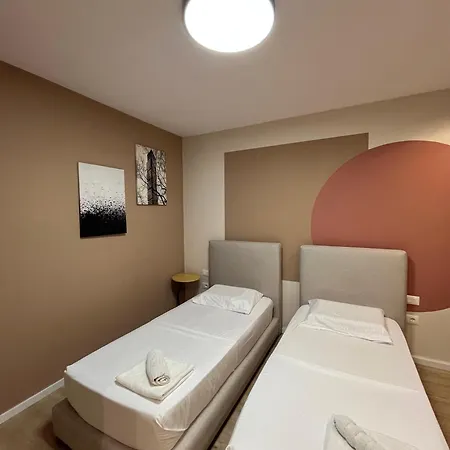 Apartment Boulevard Nest - Tirana