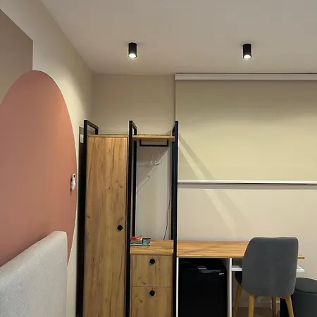 Boulevard Nest - * 地拉那