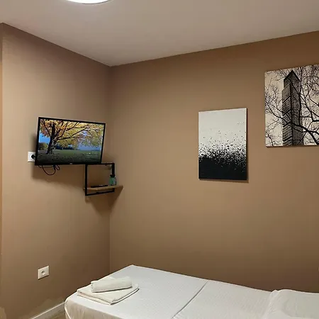 Boulevard Nest - * Tirana