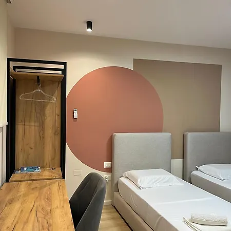 Boulevard Nest - * Tirana