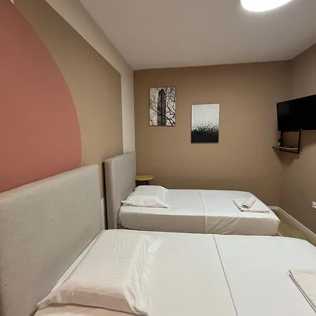 Boulevard Nest - * Tirana