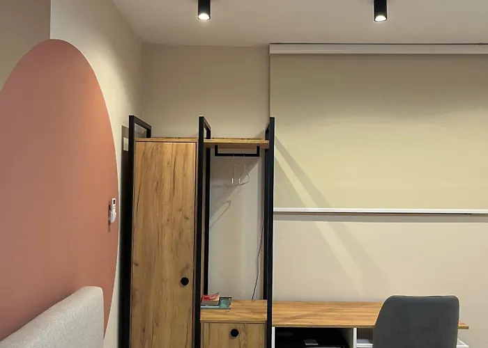 Boulevard Nest - * Tirana